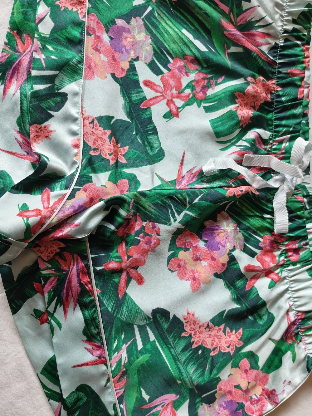 Victoria Secret Satin Floral Pajama Set in Mint & Green Size L